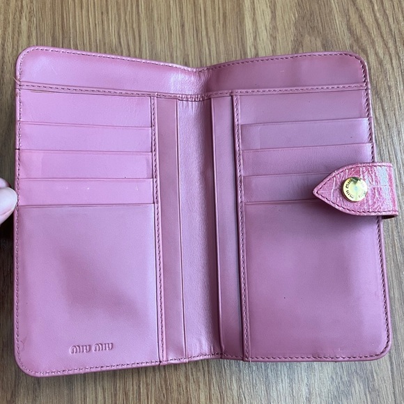 Authentic Miu Miu medium wallet in patent leather - Picture 7 of 10